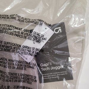 GAP FIT TECH JOGGER MEN'S MEDIUM *NEW NWT